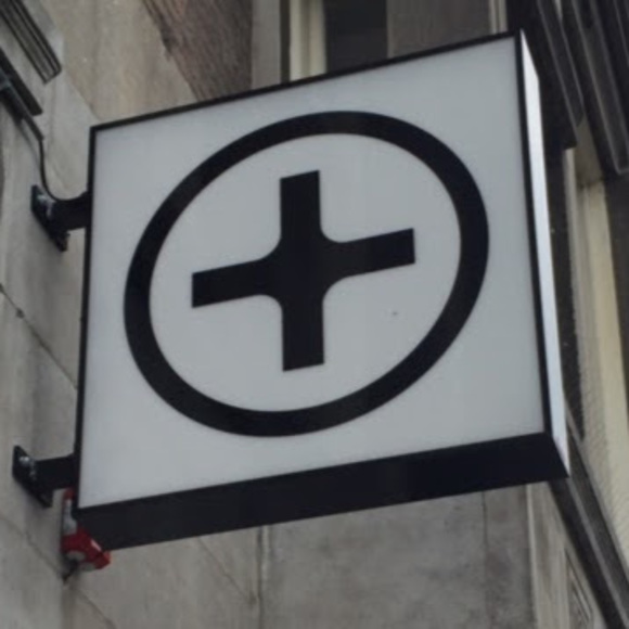 Meet your Posher, Anita - Picture 1 of 1